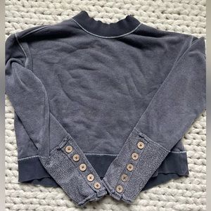 Free People Sweater| Lightly Worn| Slightly Cropped| Warm/ Cozy